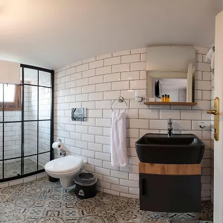 Suites Istanbul Hotell *